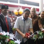 Penguntingan pita (1)