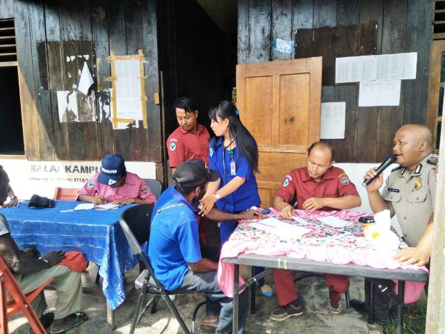 Sambut Hut Bhayangkara pe - 72 , Polres Sarmi Gelar Pengobatan Massal