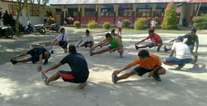Satgas Yonif Raider 501 Kostrad saat melatih calon atlet nasional Papua di Koya Koso