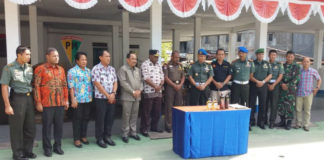 Penyerahan 1200 barang bukti miras sitaan dari Pomdam XVII/Cendrawasih kepada Satpol PP Provinsi Papua
