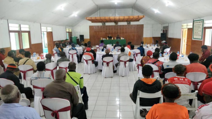 Caption : Suasana pertemuan para Tokoh masyarakat Jayawijaya, di Makodim 1702/Jayawijaya, pada Jum’at,(14/09/2018). Foto : Ist/PapuaSatu.com