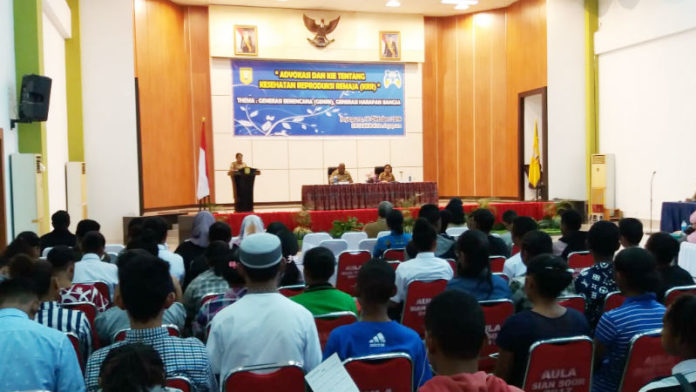 Caption : Advokasi dan KIE tentang Kesehatan Reproduksi Remaja (KRR) yang digelar DP3A-KB Kota Jayapura Caption : Advokasi dan KIE tentang Kesehatan Reproduksi Remaja (KRR) yang digelar DP3A-KB Kota Jayapura