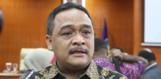 Caption : Gubernur Provinsi Papua Lukas Enembe, S.IP MH