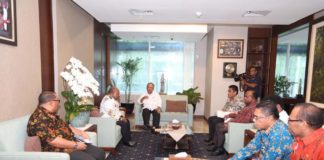 Caption : Suasana Pertemuan Gubernur Papua bersama Pimpinan OPD dengan Menteri PUPR di Kantor PUPR, Jakarta, Selasa (30/10/2018). Foto : Ist/PapuaSatu.com