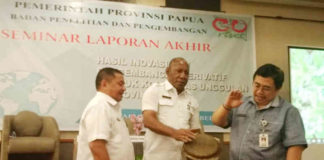 Caption: Asisten Bidang Umum Sekda Papua, Elysa Auri, SE.,MM membuka seminar laporan akhir hasil penelitian tentang hasil Inovasi dan pengembangan produk komoditas unggulan Papua, di Hotel Aston Jayapura, Rabu (14/11/2018).