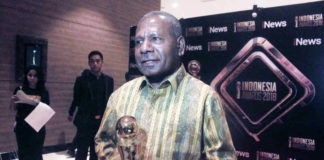Bupati Jayapura Mathius Awoitauw
