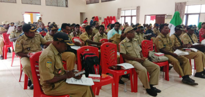 Caption : Suasana Sosialisasi Program JKN-KIS bersama PPNPN, aparat pemerintahan di jajaran Pemda kabupaten Biak Numfor.