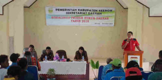 Caption : Suasana Sosialisasi produk hukum daerah tentang pengendalian dan pengawasan Minuman Beralkohol di Distrik Waris dan Senggi.