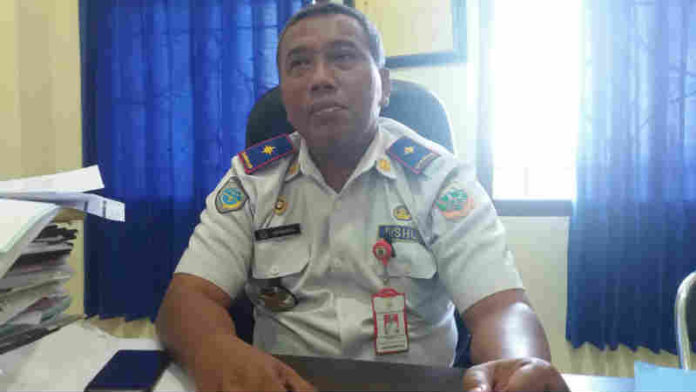 Caption : Kepala Dinas Perhubungan Kabupaten Keerom Drs. Irwan,M.MT