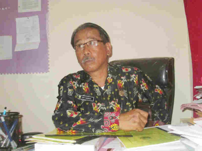 Kadis Perumahan Kab Keerom Edy Buntan (1) Caption : Kepala Dinas Perumahan, Kawasan Pemukiman dan Pertanahan Kab Keerom Drs. Edy Y. Buntan,M.Si