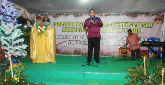 Komandan Kodim 1708/BN Letkol Inf D.C Soumokil Komandan Kodim 1708/BN Letkol Inf D.C Soumokil