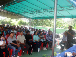 Caption : Ketua Harian KPA Papua, Yan Matuan saat menyampaikan sambutan di hadapan puluhan relawan pelatihan dan penyuluhan HIV-AIDS, di Hotel Enang, Hawai-Sentani, Distrik Sentani, Kabupaten Jayapura pada, Kamis (24/1) kemarin.