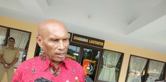 Wali Kota Jayapura, DR. Drs. Benhur Tomi Mano MM
