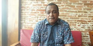 Ketua Komisi V DPR Papua Jack Kemasan Komboy