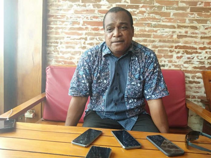 Ketua Komisi V DPR Papua Jack Kemasan Komboy