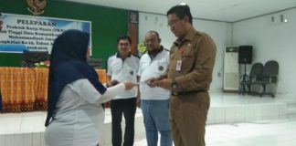 Caption : Asisten l Bidang Pemerintahan Umum Setda Kabupaten Keerom, Sucahyo Agung, di Aula Kantor Bupati Keerom, Senin (4/3/2019) siang. Foto : Tinus Yigibalom/PapuaSatu.com