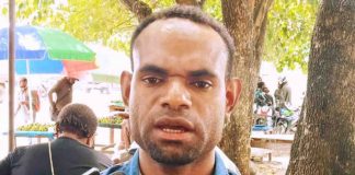 Ketua Solidaritas Anti Miras dan Narkoba (SAMN) Kota Jayapura,Anias Lengka saat memberikan keterangan pers di waktu kesempatan