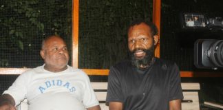 Caption : Ketua Harian KPA Papua Yan Matuan didampingi Koordinator Devisi Kerohanian KPA Provinsi Papua Pdt Jet Yoku saat memberikan keterangan pers di Sentani-kabupaten Jayapura Jumat 10 Mei 2019