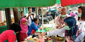 Caption : Suasana Sidak di pasar Paldam Jayapura oleh BPOM Papua, Kamis (16/5/2019). Foto : Ayu Vhino/PapuaSatu.com
