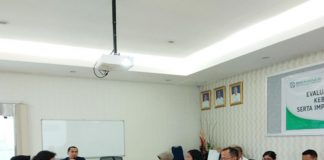 Kepala Bidang Penjaminan Manfaat Rujukan BPJS Kesehatan Cabang Jayapura, Faizal Busran saat memimpin pertemuan di ruang rapat BPJS Kesehatan, Rabu (29/5/2019)