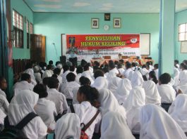 Caption Foto : Suasana Penyuluhan Di Aula SMA YPKP AL-Fatah Kabupaten Jayapura, Senin (22/7/2019)
