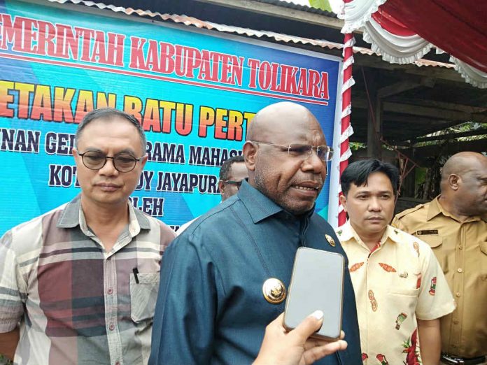 Bupati Tolikara Usman G Wanimbo, SE., M.Si