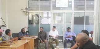 Caption : Rapat bersama Ketua Harian KPA Papua, Sekretaris dan seluruh pengurus KPA Provinsi Papua di Kantor KPA Papua, Rabu (17/10/2019)