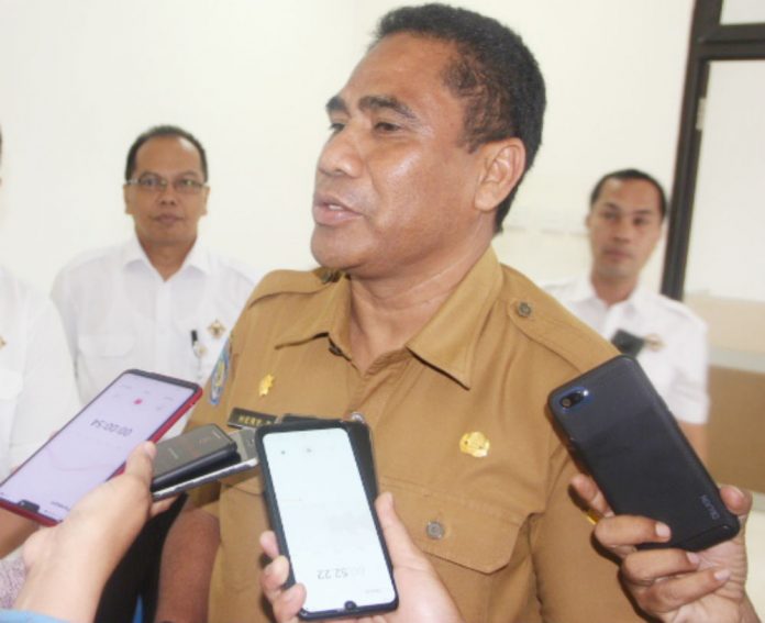 Sekda Papua Herry Dosinaen