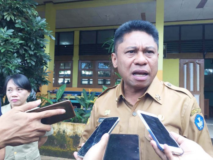 Kepala Dinas Pendidikan, Perpustakaan dan Arsip Daerah Provinsi Papua, Christian Sohilait Kepala Dinas Pendidikan, Perpustakaan dan Arsip Daerah Provinsi Papua, Christian Sohilait