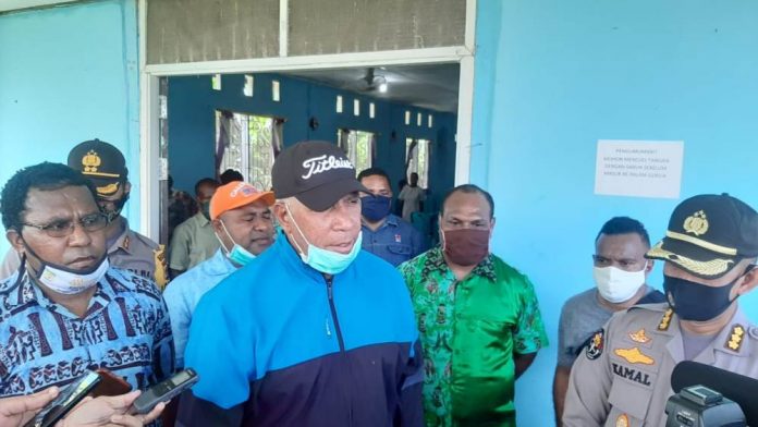 Kapolda Papua, Irjen Pol. Drs. Paulus waterpauw