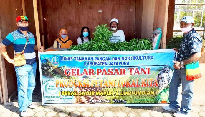 Aktifitas pasar tani yang digelar Dinas Pertanian Kabupaten Jayapura