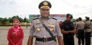 Matius D. Fakhiri yang mendapat kenaikan pangkat menjadi Brigjen Pol pada 20 Mei 2020 saat menjabat sebagai Wakapolda Papua Barat, yang mulai Hari Selasa 1 September 2020 menjabat sebagai Wakapolda Papua
