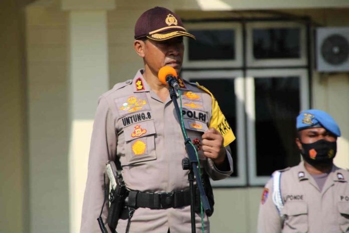 Caption : Kapolres Merauke AKBP Untung Sangaji, M.Hum ketika memimpin Apel pagi dan dilanjutkan pemberian arahan kepada seluruh personel Polres Merauke