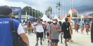 Kontingen asal Sulawesi Tenggara saat memasuki area Stadion SBY, Minggu (19/09/21)