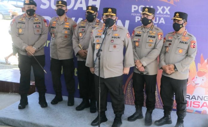 IMG-20210921-WA0024 Wakapolri Komjen Pol Dr. Gatot Eddy Pramono saat memberi ketwrangan pers usai meninjau vaksinasi presisi di Gedung Tongkonan Kotaraja Kota Jayapura