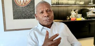 Bupati Jayapura Mathius Awoitauw