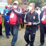 Penyambutan kontingen PON XX Maluku oleh keluarga besar Ikemal, di halaman Gereja GKI Onomi Felavouw Sentani, Kamis (16/9/2021)
