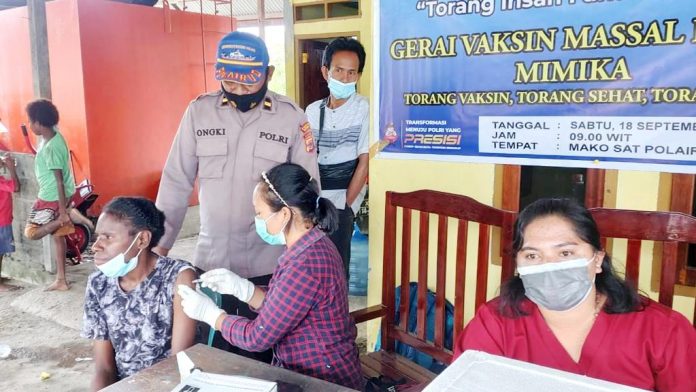 Vaksinasi Covid-19 di Mako Sat Polairud Polres Mimika, Minggu (19/9/2021)