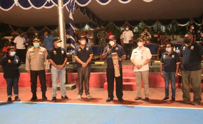 Bupati Kabupaten Manokwari Hermus Indou saat membuka Turnamen Basket Manokwari Raya, Rabu (06/10/2021) Bupati Kabupaten Manokwari Hermus Indou saat membuka Turnamen Basket Manokwari Raya, Rabu (06/10/2021)