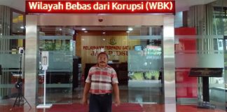 Penggiat Anti Korupsi Provinsi Papua, Rafael Ambrauw
