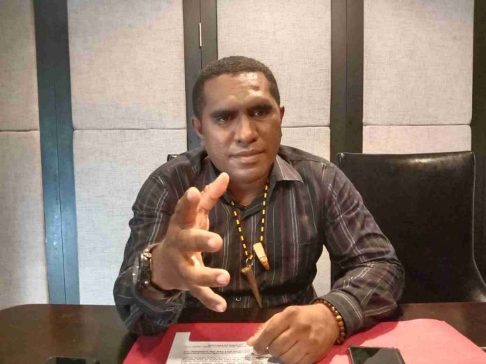 Ketua Pemuda Adat Papua Wilayah II Saireri, Ali Kabiay