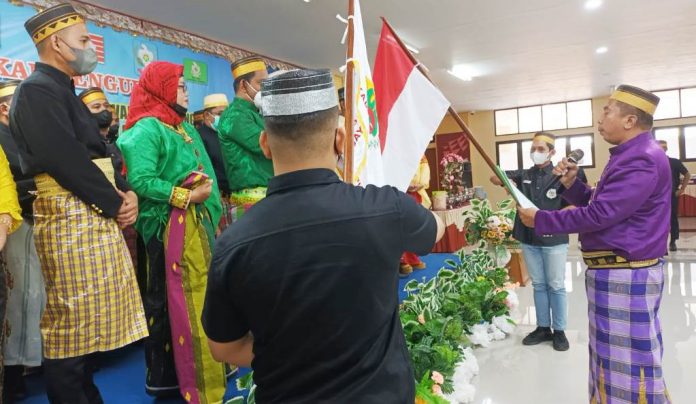 WhatsApp Image 2022-01-30 at 10.21.39 Ketua KKSS Kabupaten Jayapura, H. Wagus Hidayat ketika melantik Pengurus KKS Kabupaten Jayapura, Sabtu (29/1/2022)