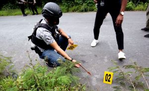 Olah TKP oleh aparat Polres Puncak Jaya