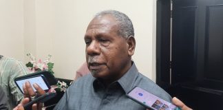 Bupati Jayapura, Mathius Awoitauw,SE,M.Si