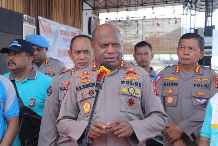 Caption : Kapolda Papua Irjen Pol Mathius D.Fakhiri di dampingi sejumlah pejabat utama Polda Papua, saat memberikan keterangan pers, pada Senin (27/06/2022) Caption : Kapolda Papua Irjen Pol Mathius D.Fakhiri di dampingi sejumlah pejabat utama Polda Papua, saat memberikan keterangan pers, pada Senin (27/06/2022)