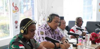 Caption : Kapendam XVII/Cenderawasih Letkol Kav Herman Taryaman, S.I.P., M.H. bersama Sekjen FORKOM Lintas Kerukunan Nusantara Ir. H. Junaedi Rahim Dialog Interaktif dengan tema "Peranan Paguyuban Dalam Mendorong Kedamaian di Papua