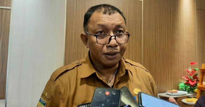 Kadisdukcapil Kabupaten Jayapura, Herald Berhitu