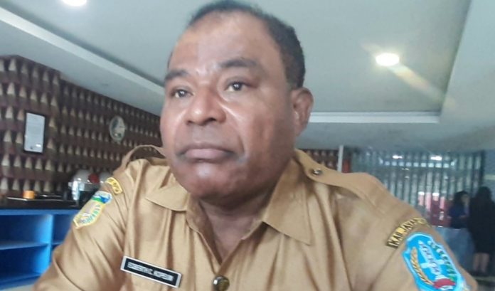 Kepala Dinas Pendidikan Kabupaten Jayapura, Eqberth Kopeuw