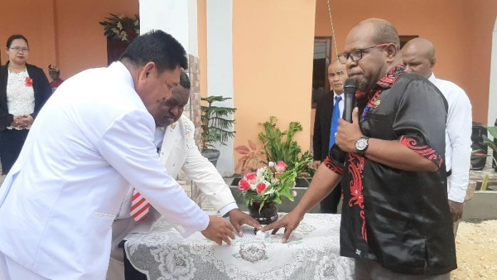 Peresmian Gedung Gereja GPdI Kana Koya Barat oleh Plh. Gubernur Papua diwakili Kepala DPMK Provinsi Papua, Max Olua,S.Sos, M.Si
