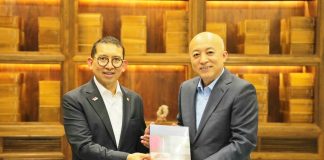 Menbud RI Fadli Zon, tengah melangsungkan kunjungan budaya ke Republik Rakyat Tiongkok. Dalam rangkaian Kunjungan, Menbud berkesempatan untuk melakukan dialog bersama Director of The Palace Museum, Wang Xudong, dan melihat The Palace Museum yang berada di kawasan Forbidden City, Beijing.